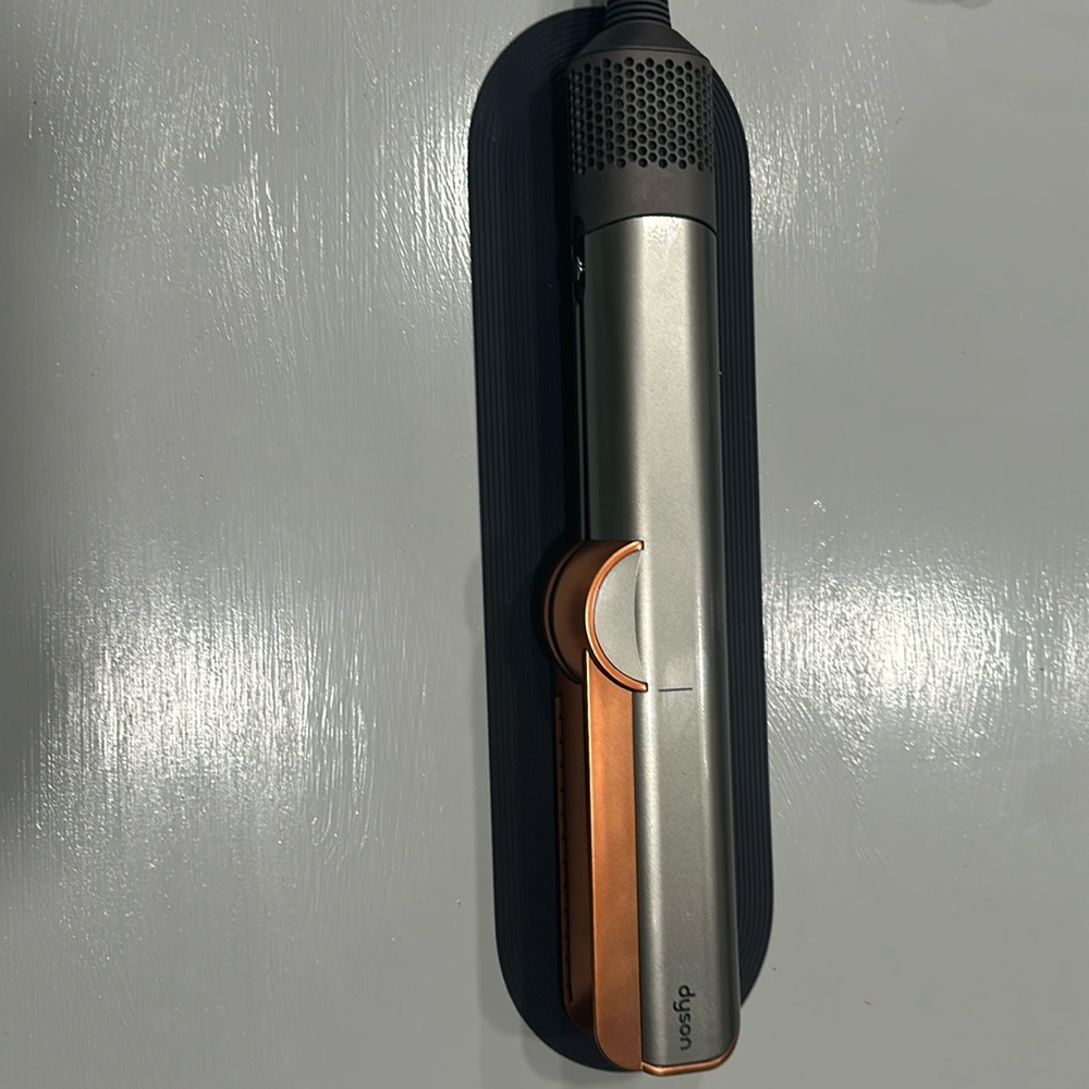 Dyson Airstrait Straightener